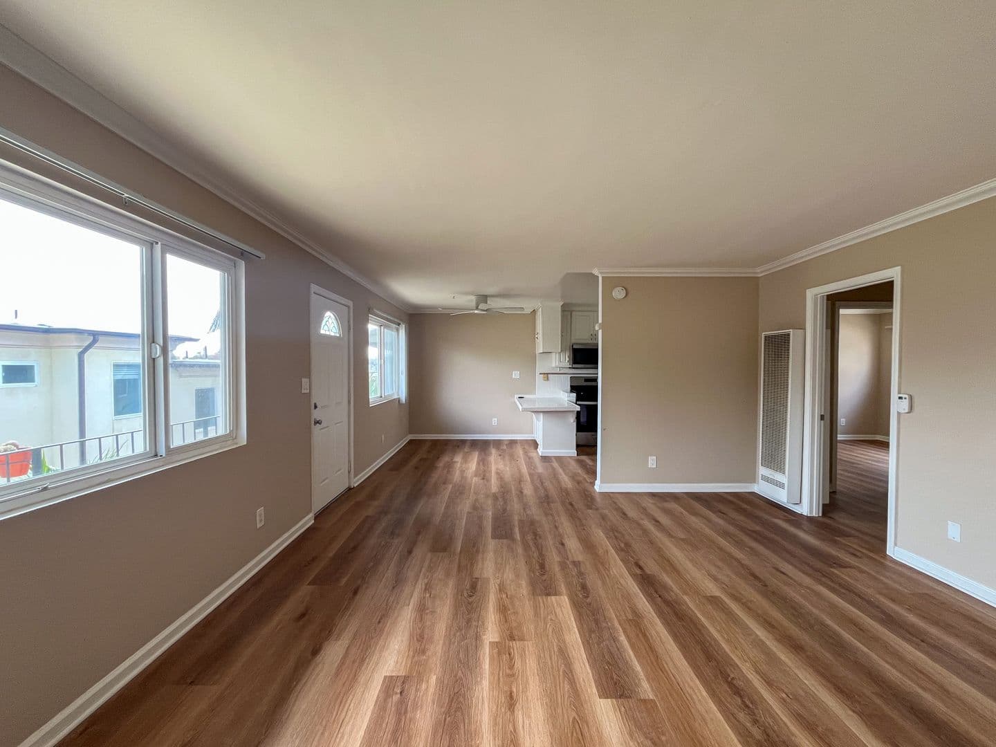 El Segundo Apartment: 221 Sheldon St