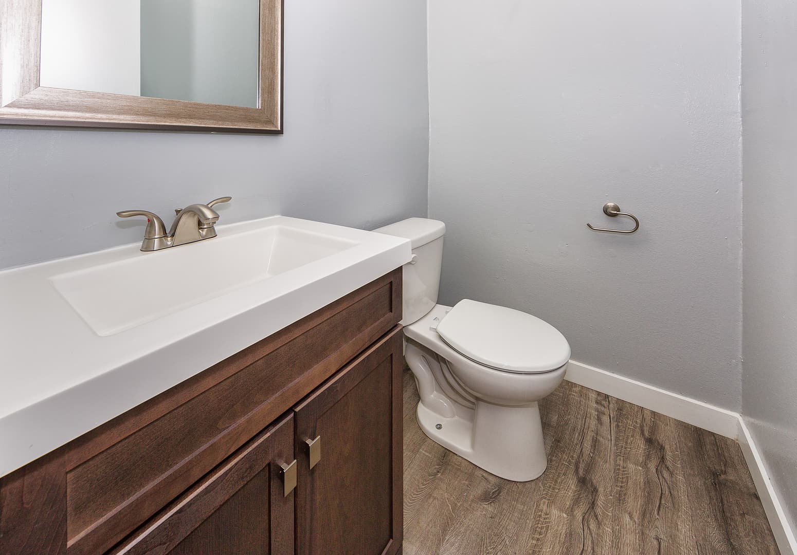 Long Beach Apartment: 2455 Pasadena Avenue