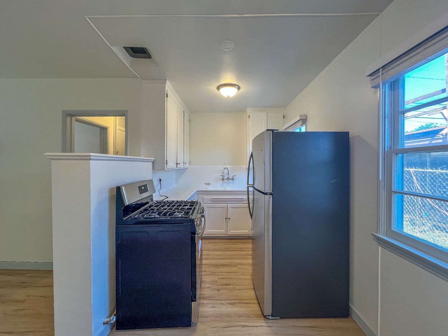 Los Angeles Apartment: 5919-5925 Crenshaw Blvd.