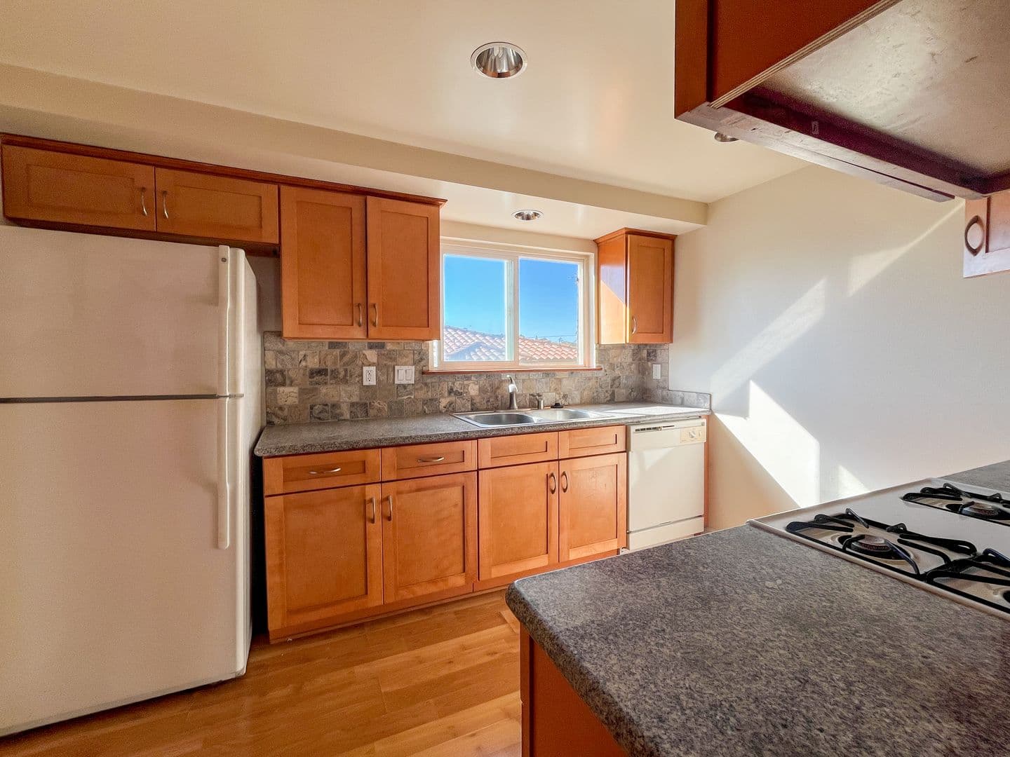 El Segundo Apartment: 311 W Palm Ave