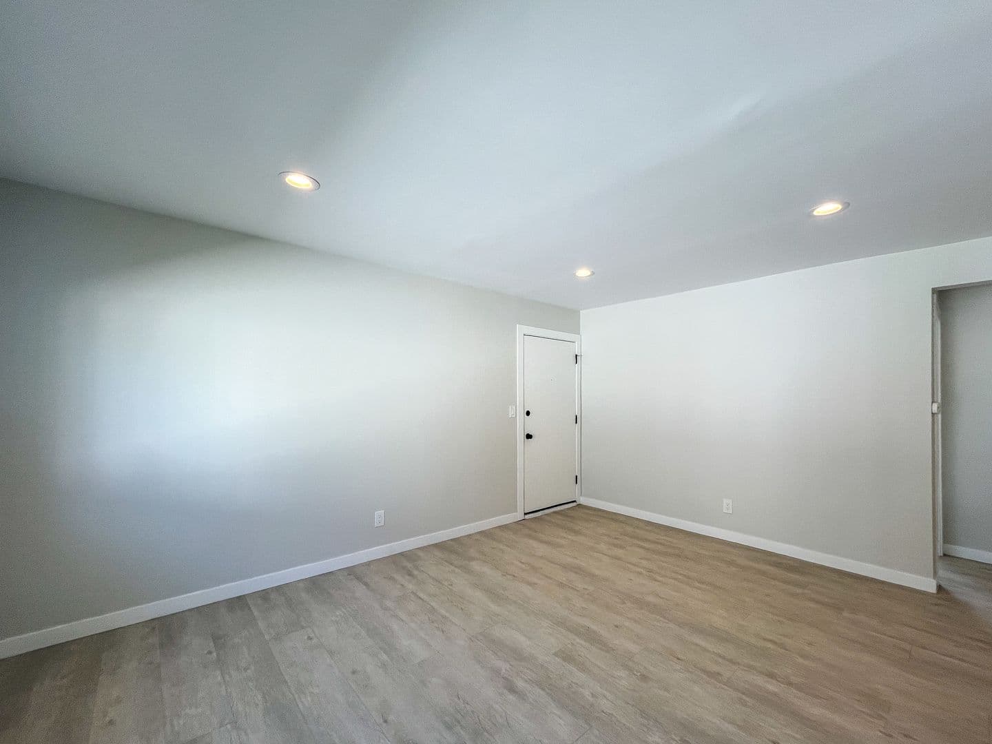 Torrance Apartment: 1549 W. 224th Street