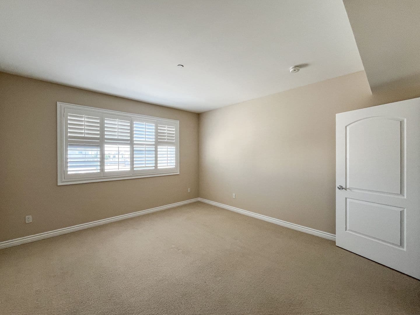 Los Angeles House: 1241 S Westgate Ave