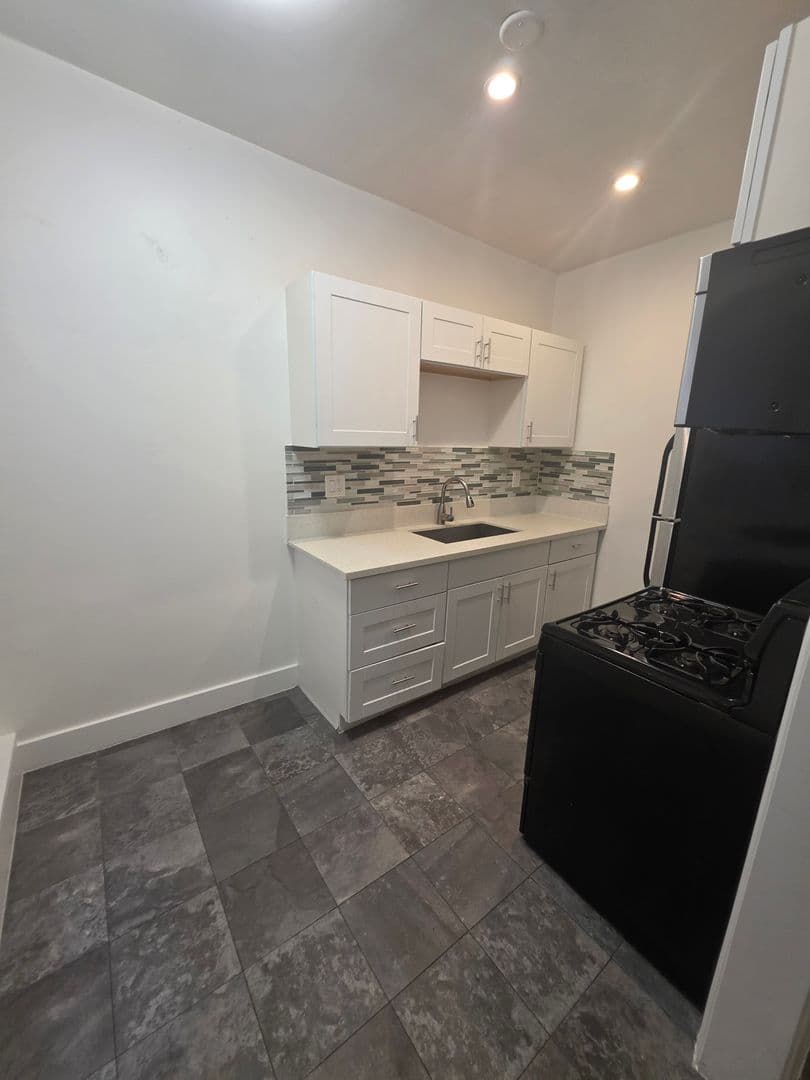 Los Angeles Apartment: 301-307 Rampart Blvd