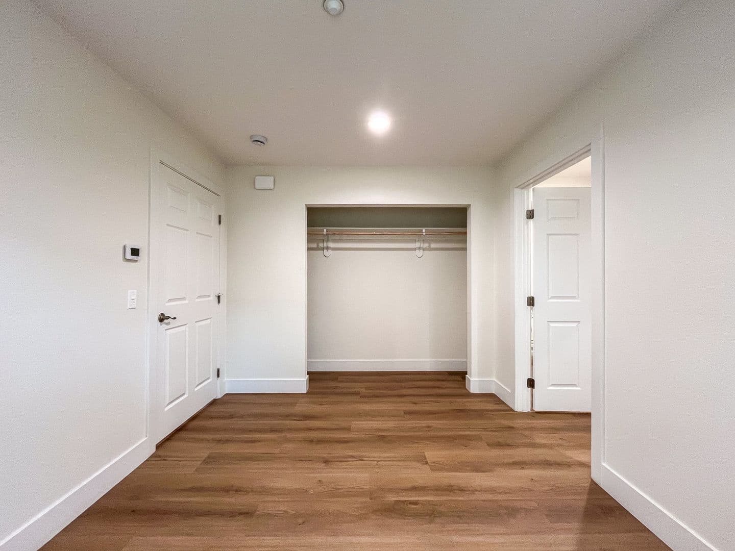 Los Angeles Apartment: 1627 E 92nd St