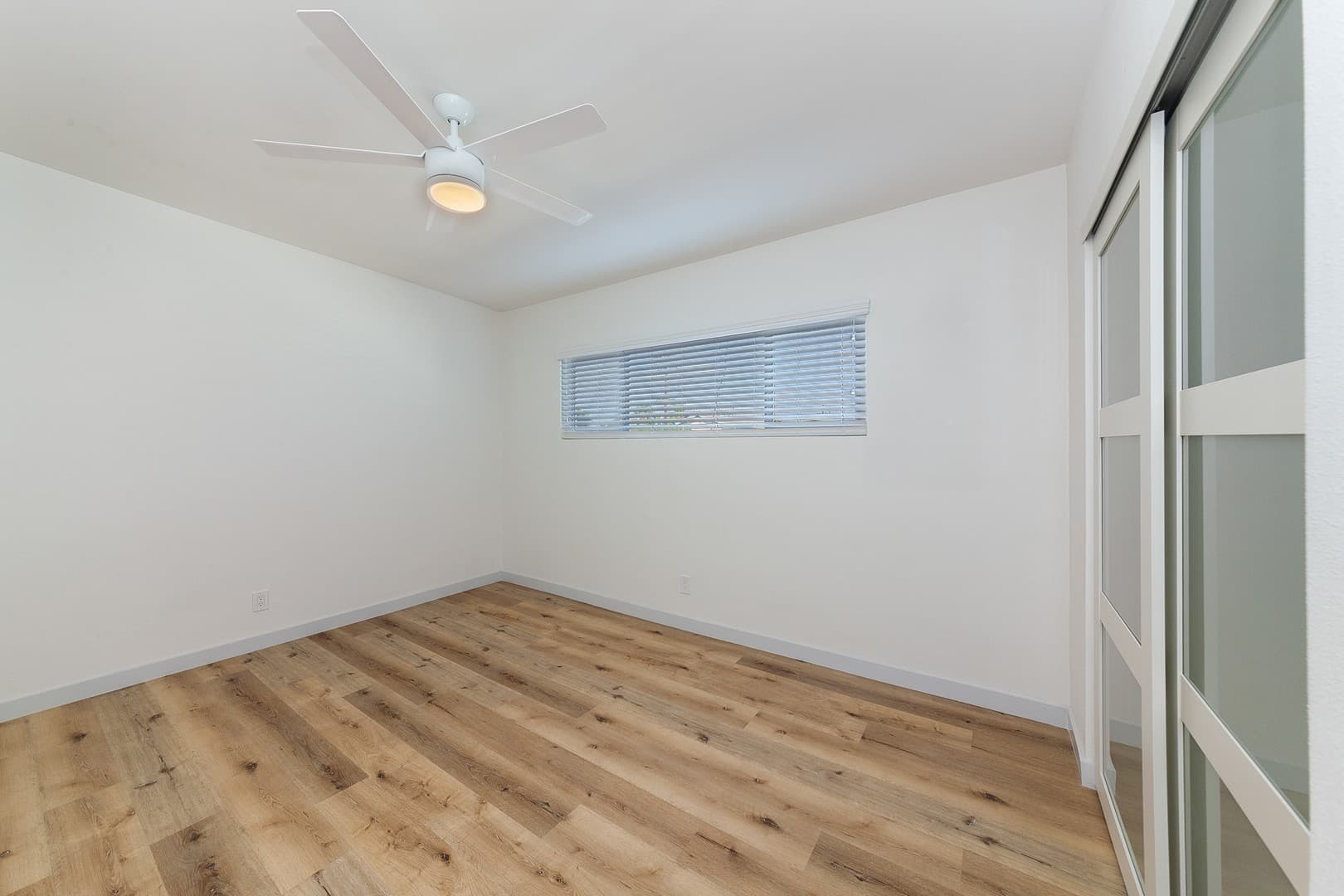 Long Beach Apartment: 1955 Locust  Avenue