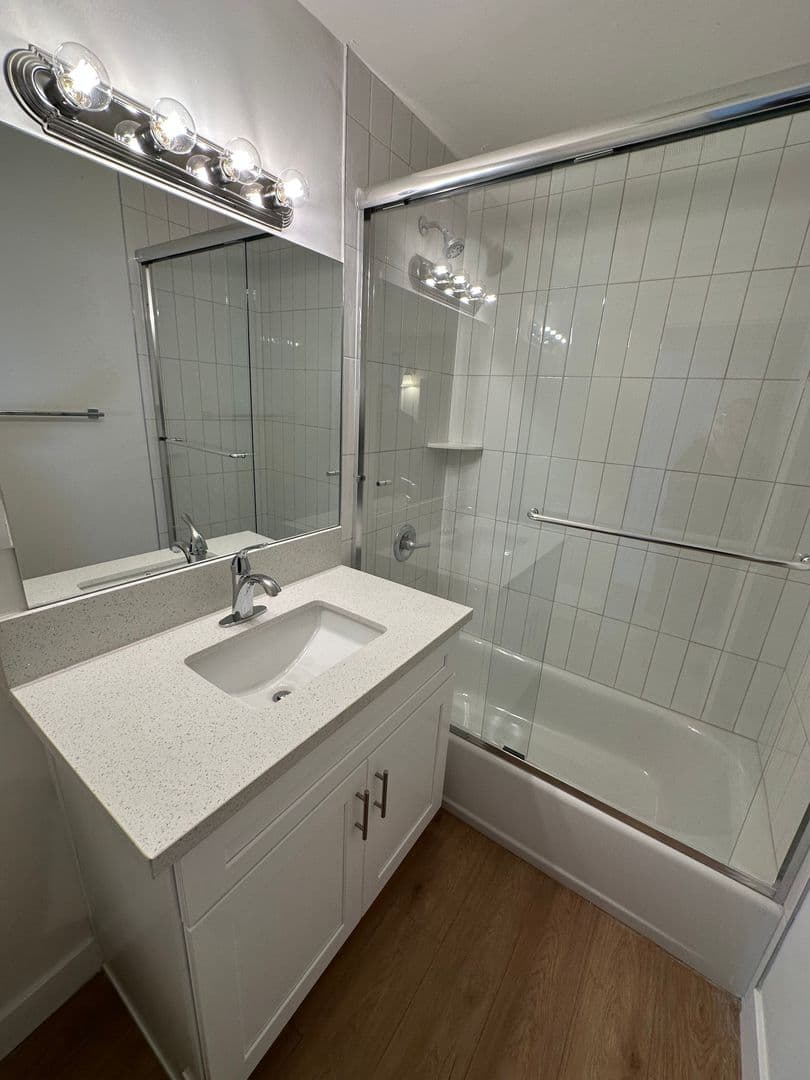 Redondo Beach Apartment: 2226 Voorhees Ave.