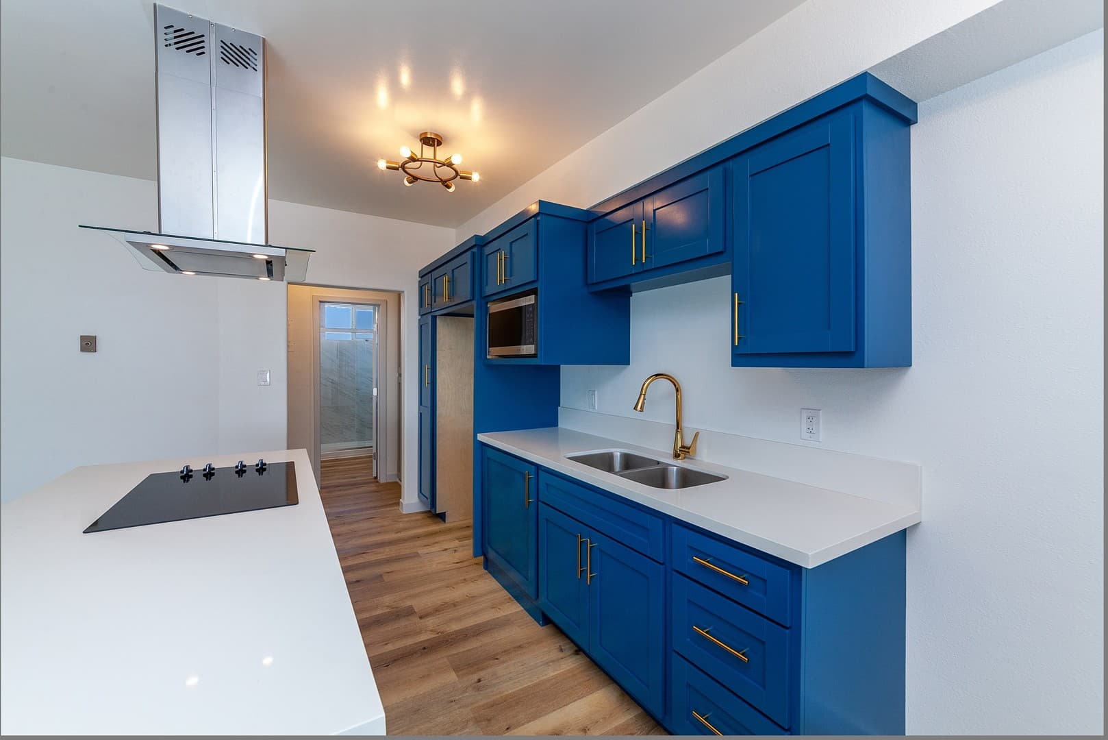 Long Beach Apartment: 1955 Locust  Avenue