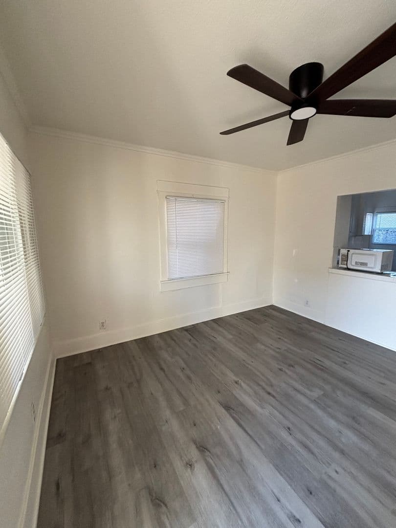 San Pedro Apartment: 1602-1620 S. Centre St.