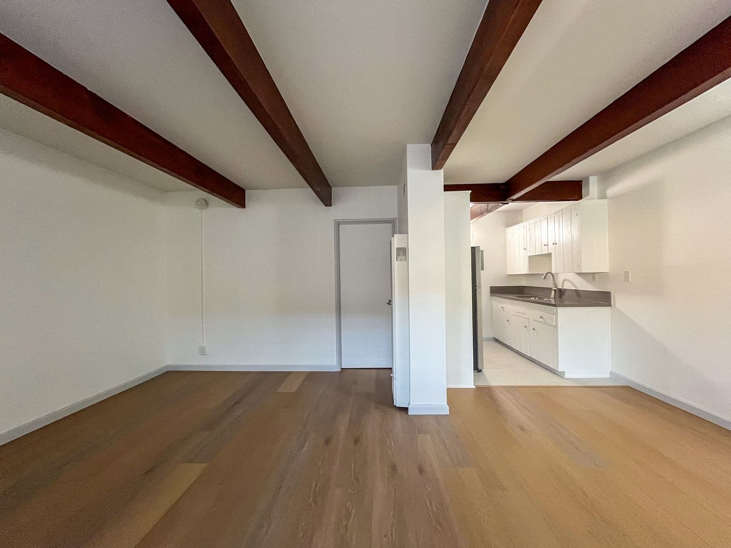 Los Angeles Apartment: 3600 - 3610 Carmona Ave