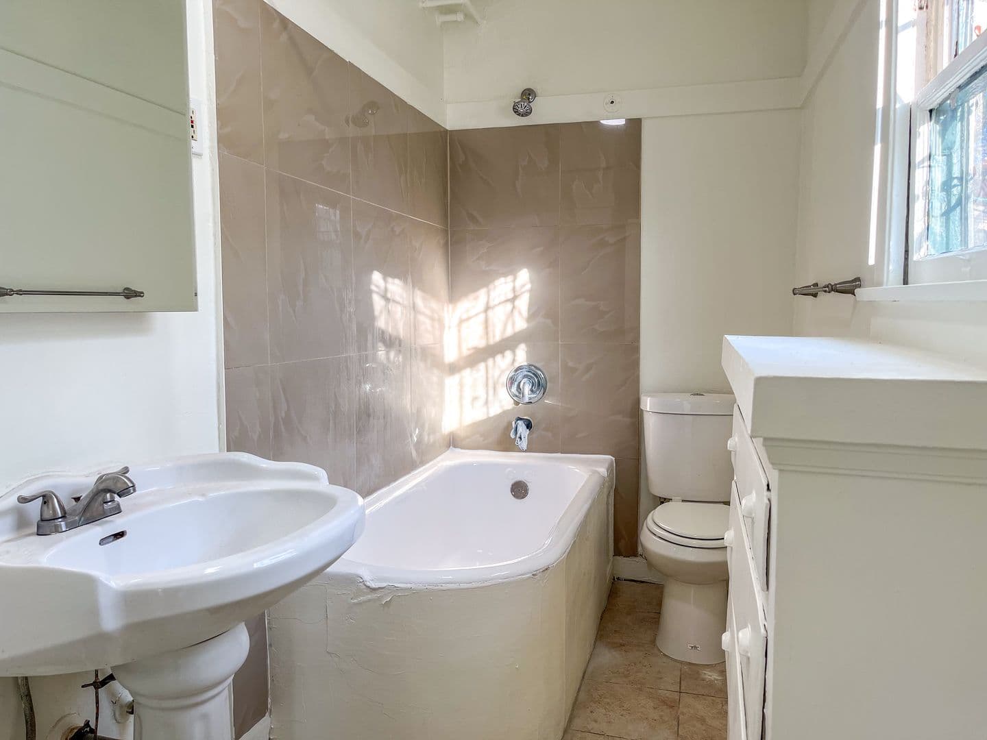 Long Beach Apartment: 285-295 Cerritos Ave