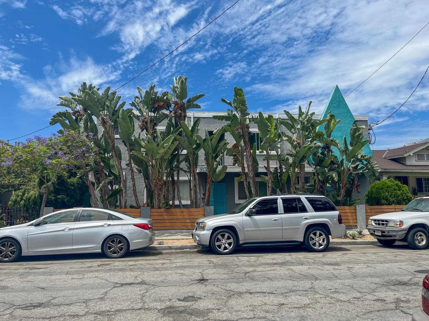 Long Beach Apartment: 905 Gaviota Avenue