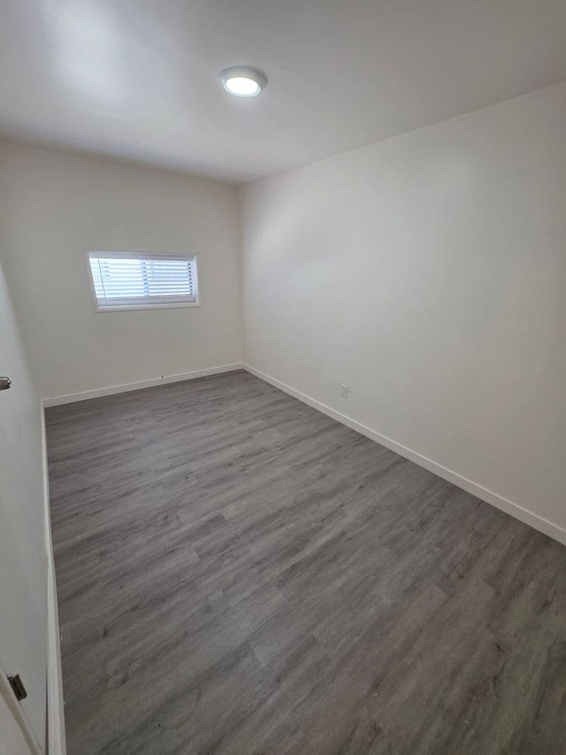 Del Aire Apartment: 5525-5535 W. 118th Street