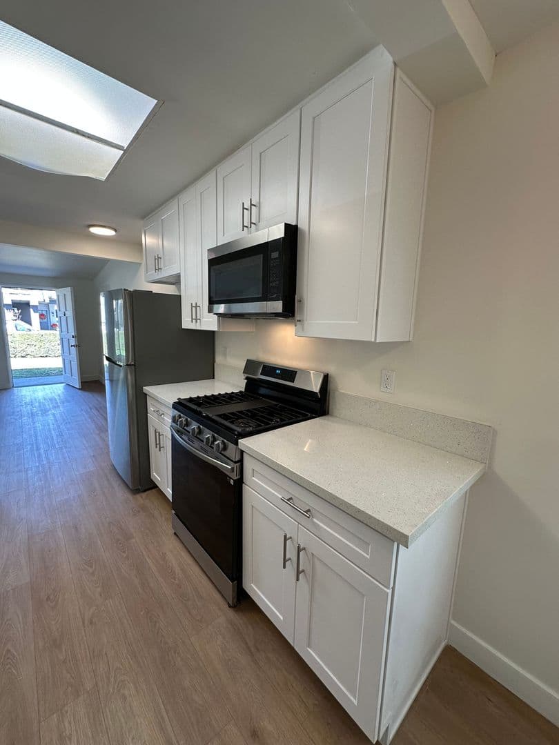 Redondo Beach Apartment: 2226 Voorhees Ave.