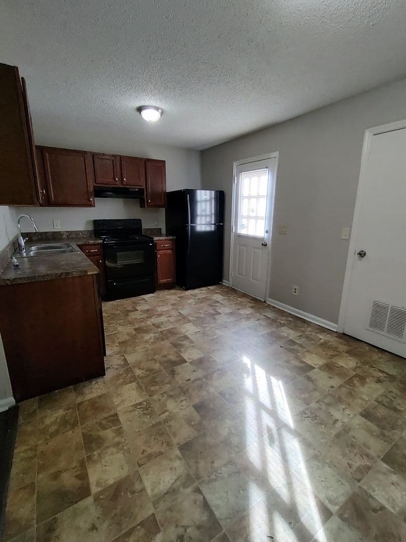 Murfreesboro Apartment: 126 E Northfield Blvd