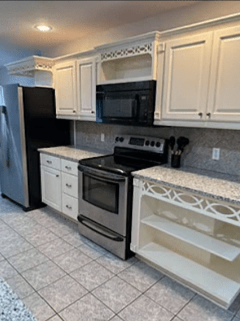 Amarillo House: 4455 Summit Circle