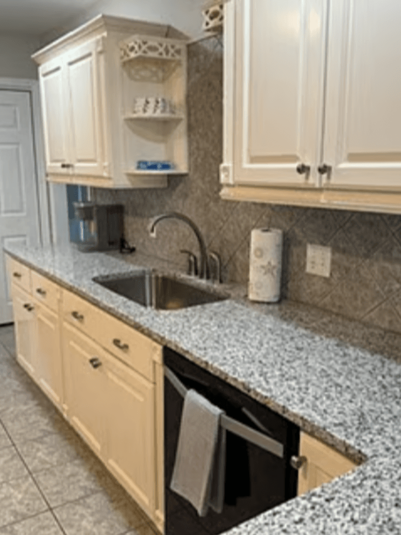 Amarillo House: 4455 Summit Circle