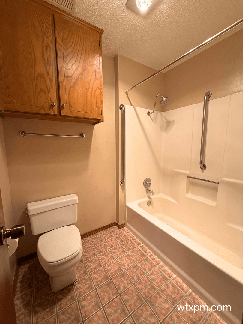 Amarillo House: 10401 Arlie Rd