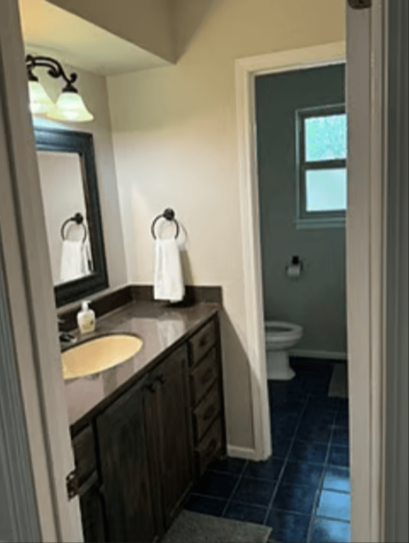 Amarillo House: 4455 Summit Circle