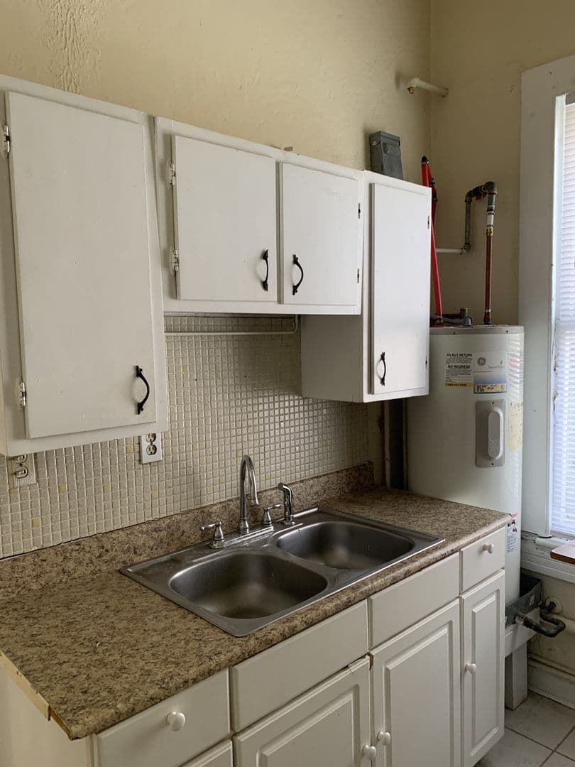 New Orleans Apartment: 2405 & 2405.5 Napoleon