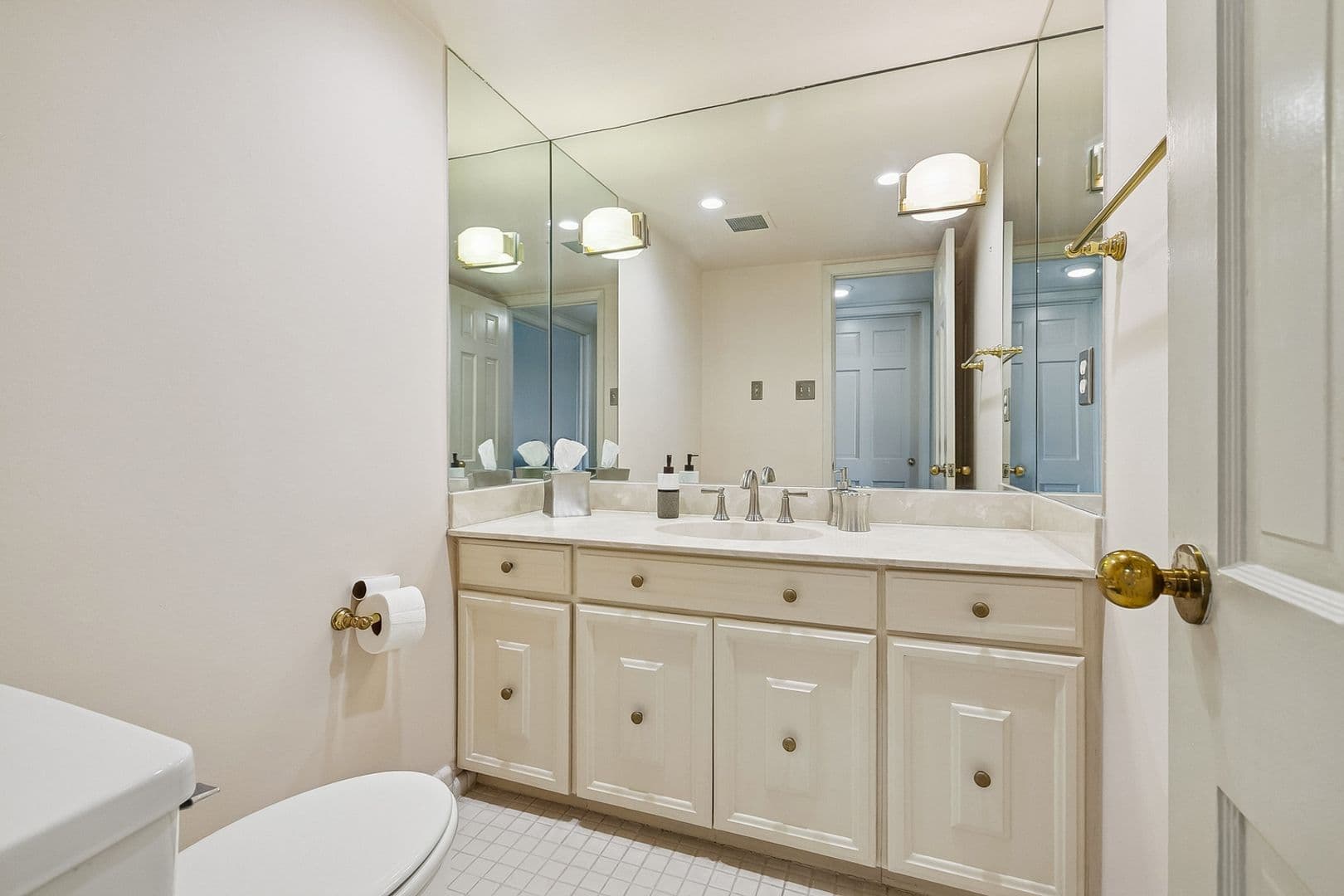 New Orleans Apartment: 309 Opal Street