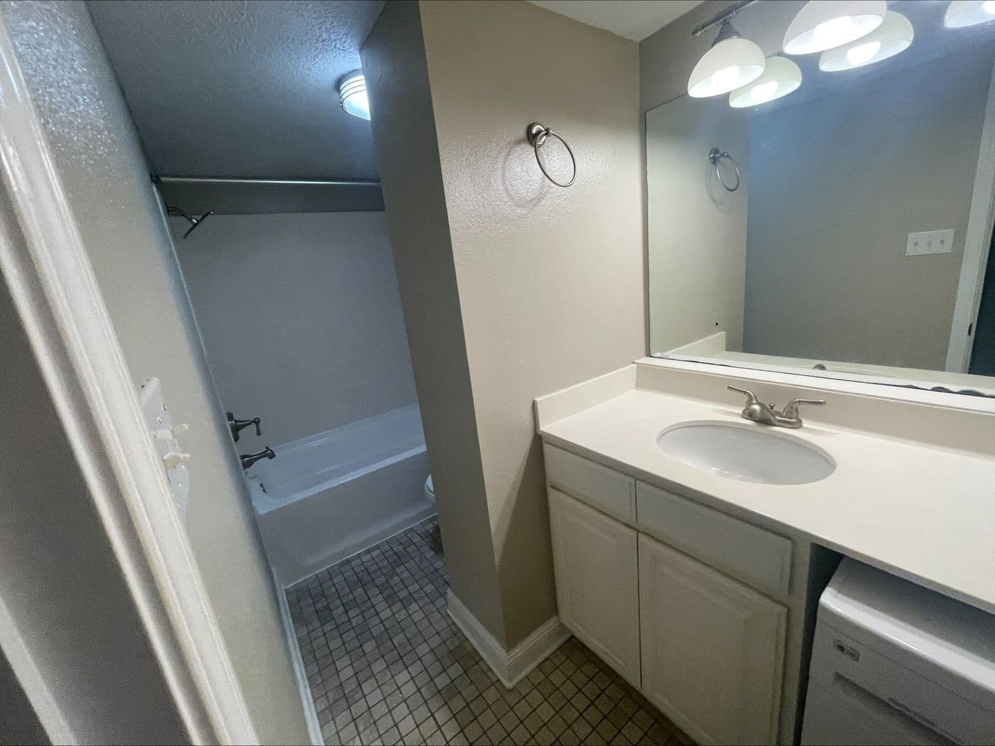 Metairie House: 3805 Houma Blvd., Unit C222