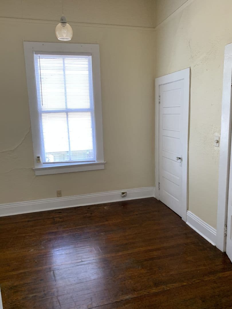 New Orleans Apartment: 2405 & 2405.5 Napoleon