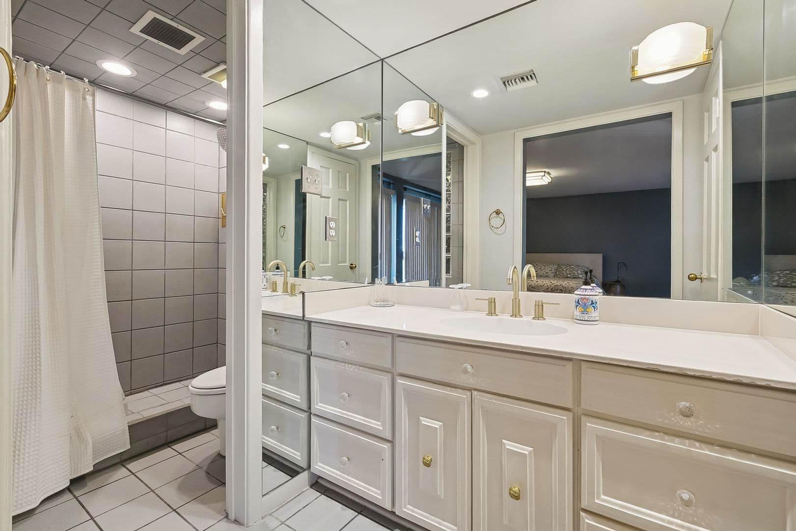 New Orleans Apartment: 309 Opal Street