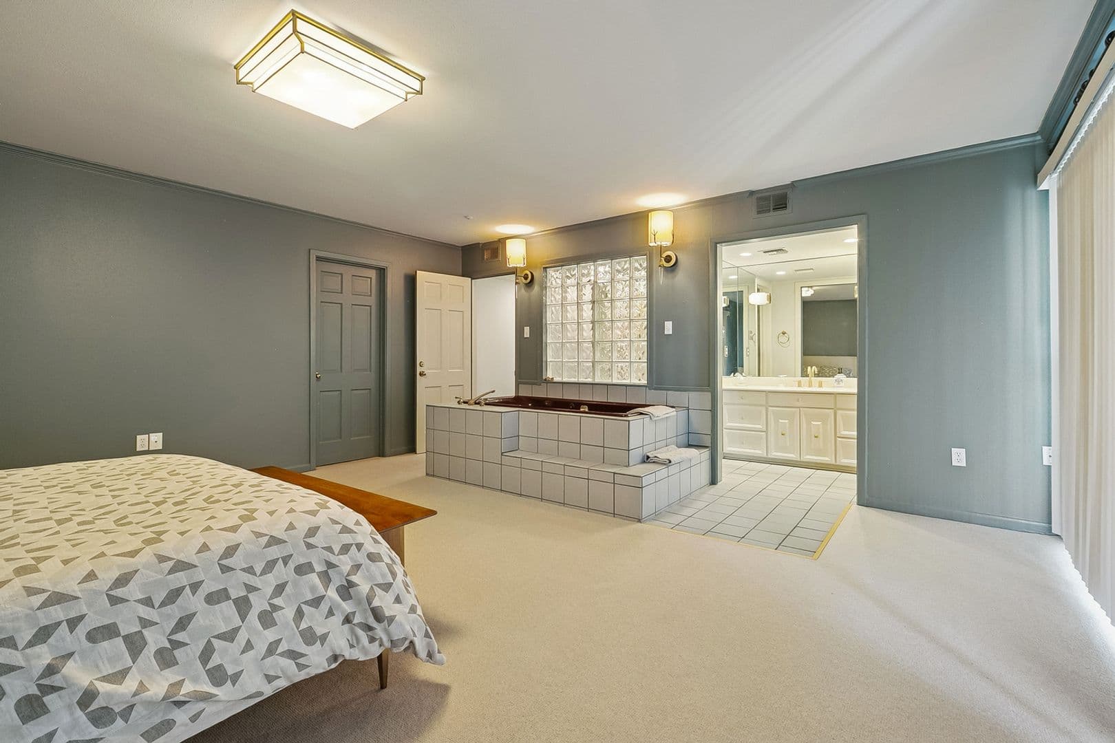 New Orleans Apartment: 309 Opal Street
