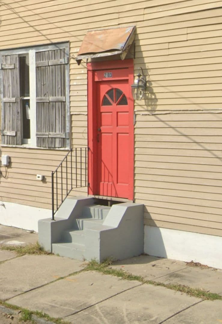 New Orleans Apartment: 1301 Frenchman Street