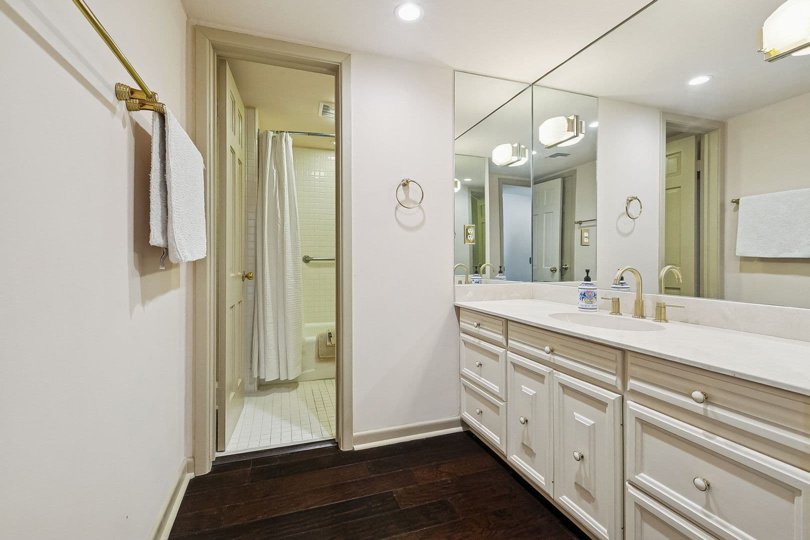 New Orleans Apartment: 309 Opal Street