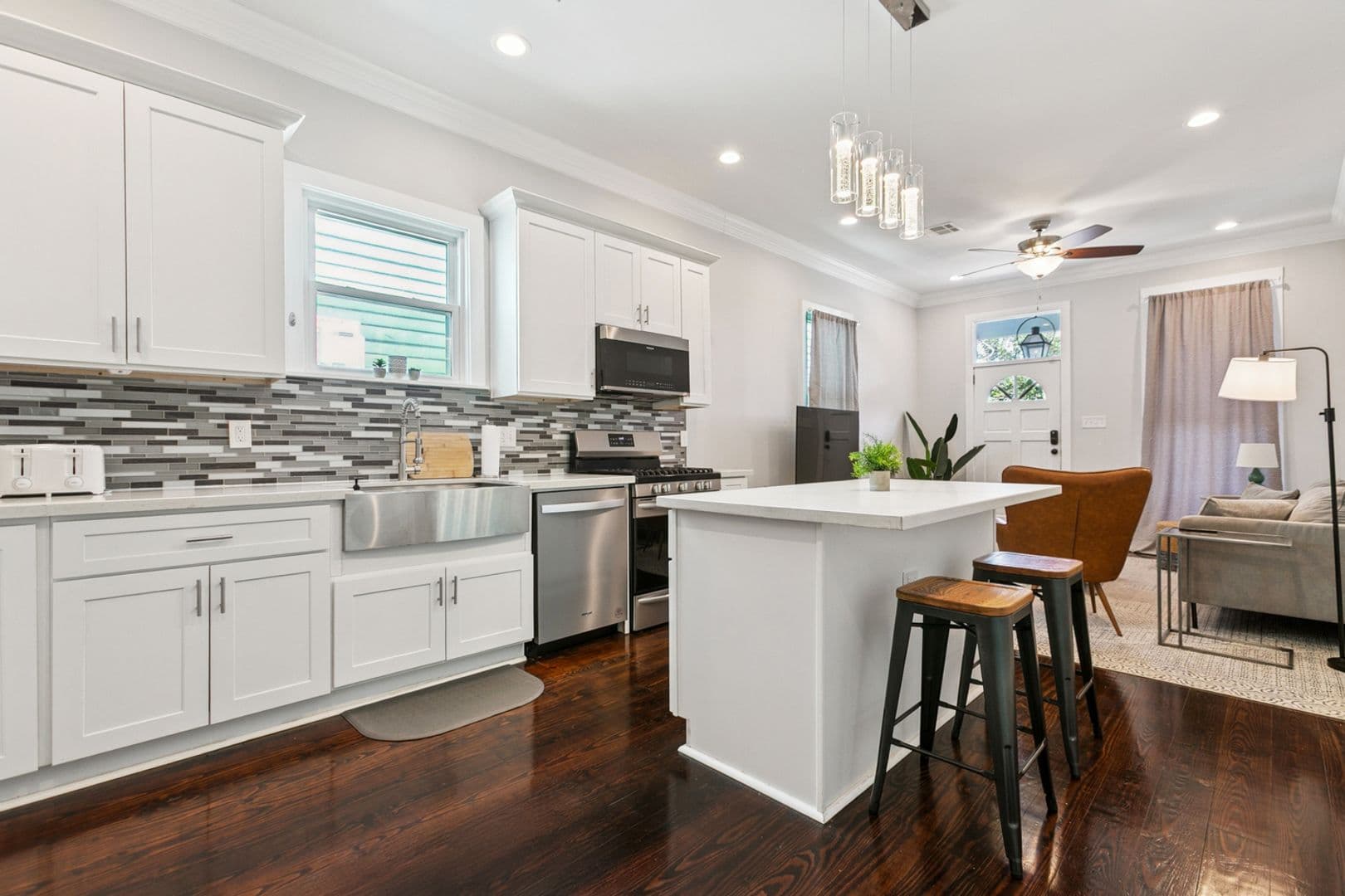 New Orleans Apartment: 2104-2106 Marais St.