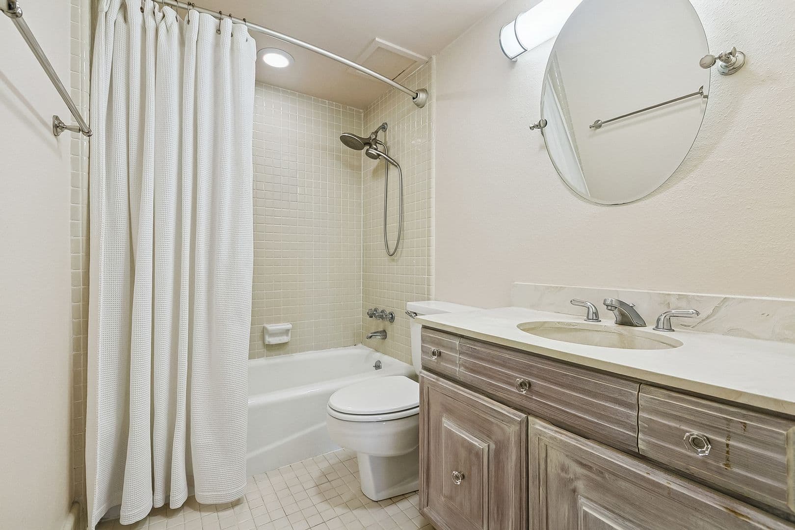 New Orleans Apartment: 309 Opal Street