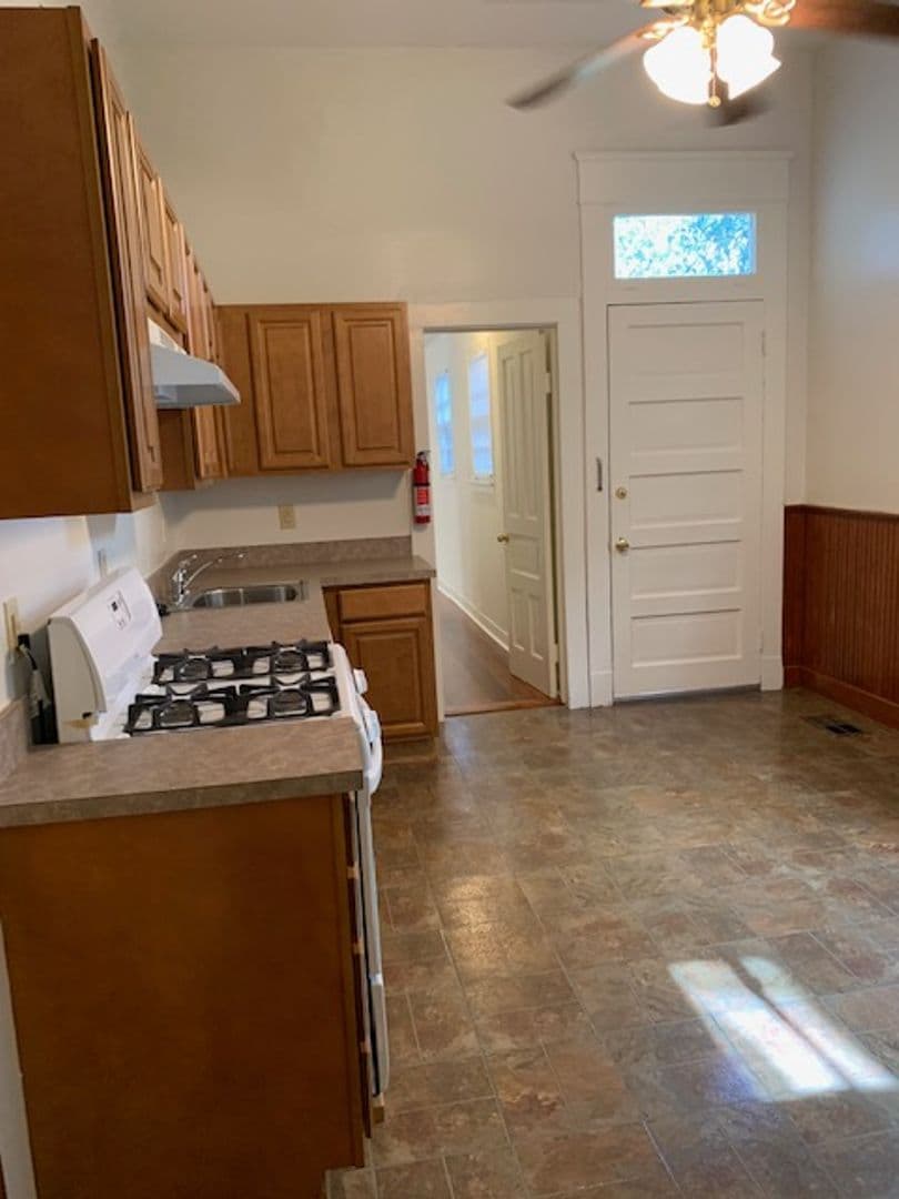New Orleans House: 1218 Joseph St. Lower