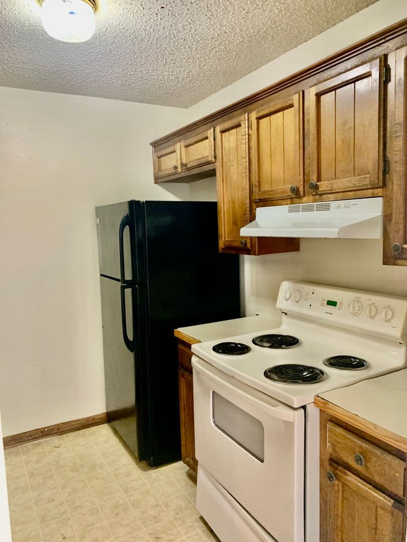 Baton Rouge Apartment: 16072-74, 16082-84 Derby