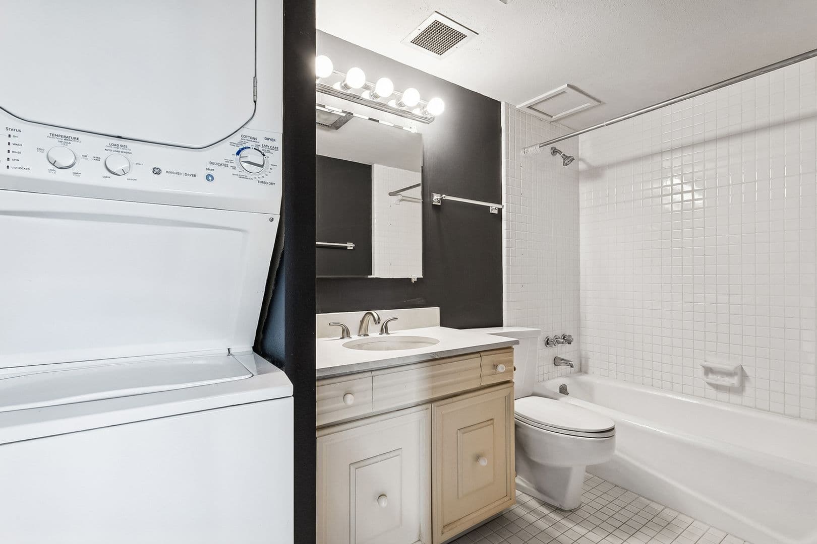 New Orleans Apartment: 309 Opal Street