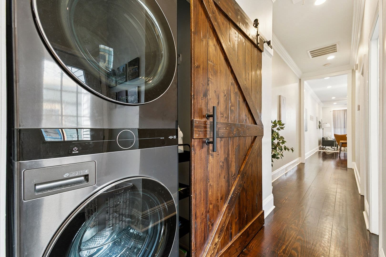 New Orleans Apartment: 2104-2106 Marais St.