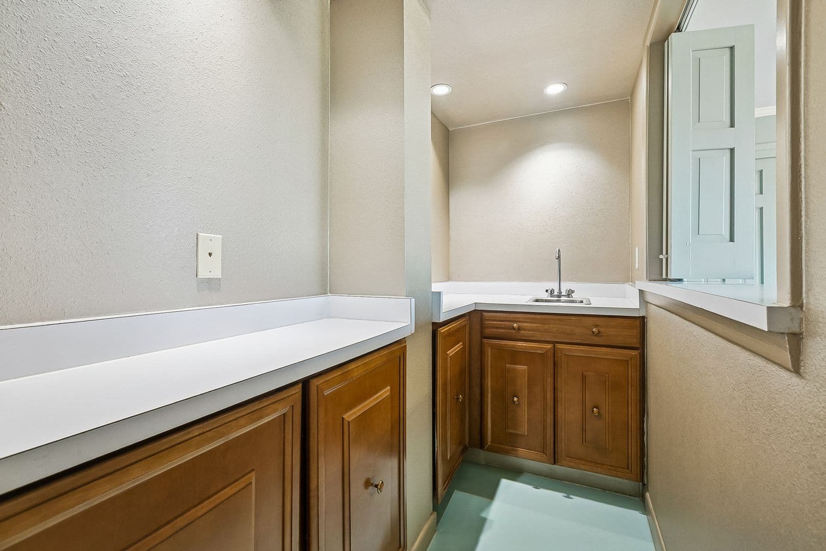 New Orleans Apartment: 309 Opal Street