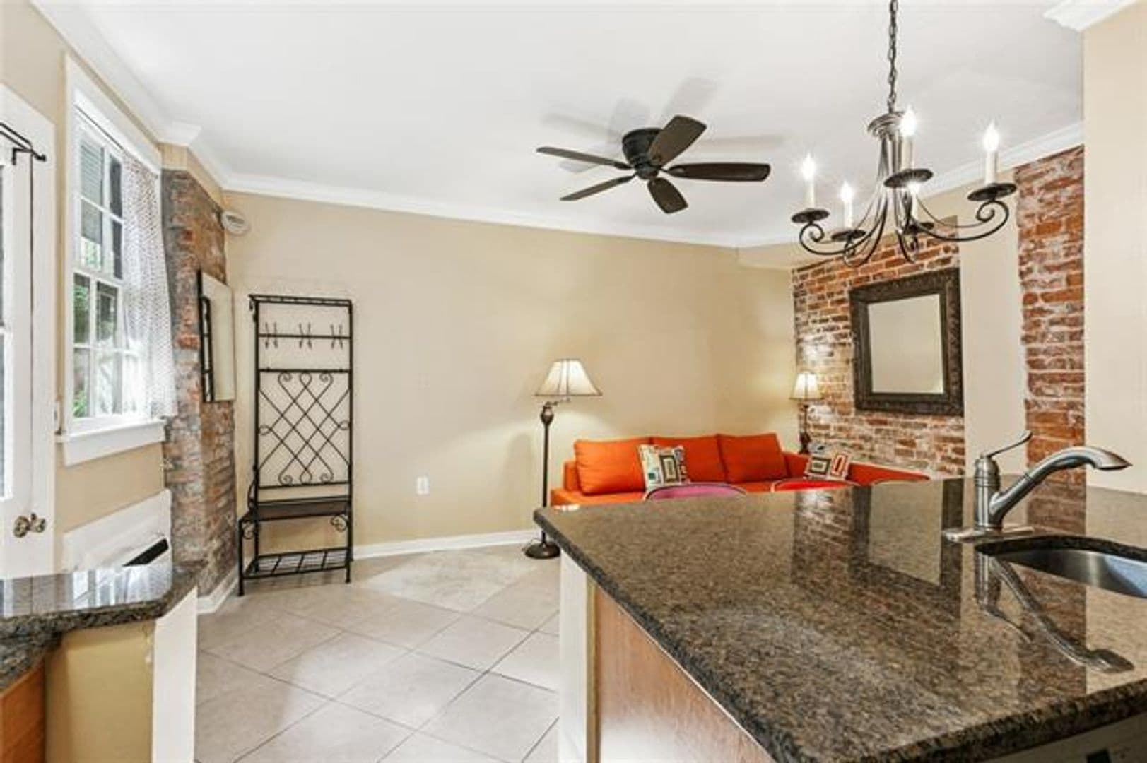 New Orleans House: 931 Royal Unit 5