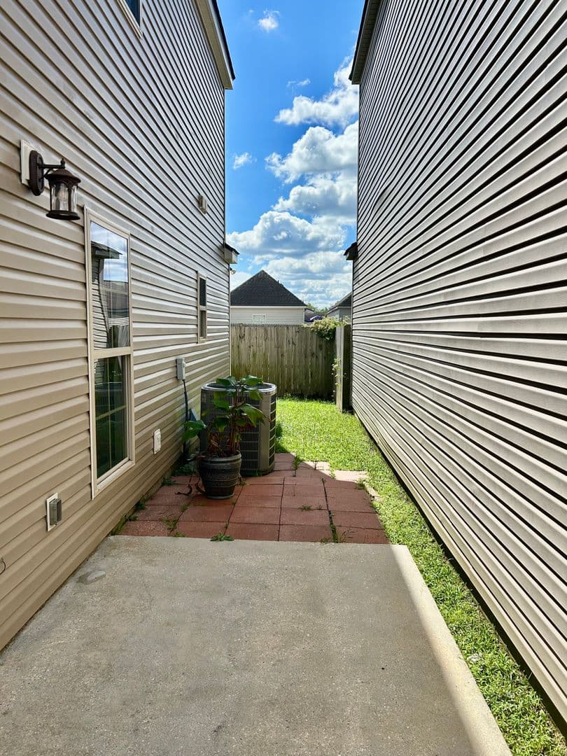 Gonzales House: 40524 Sagefield Ct