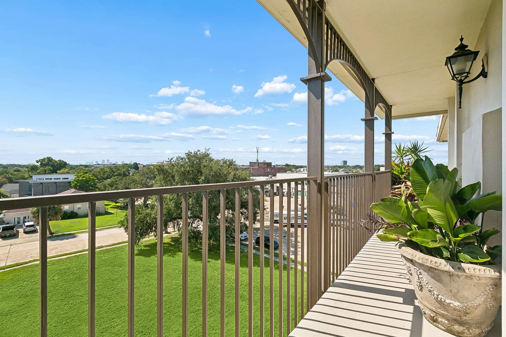 New Orleans Apartment: 309 Opal Street
