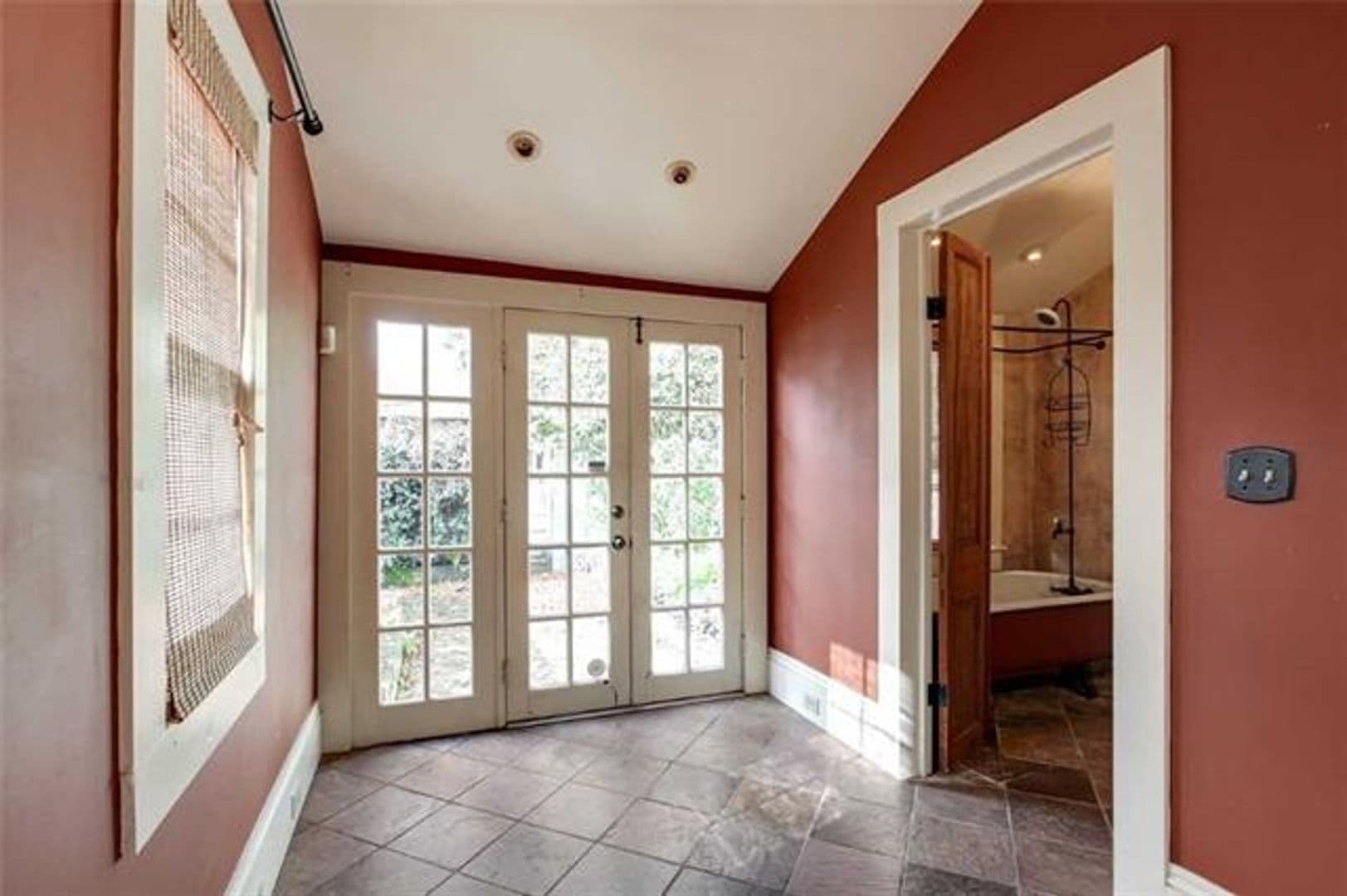 New Orleans Apartment: 227-229 Bermuda St.