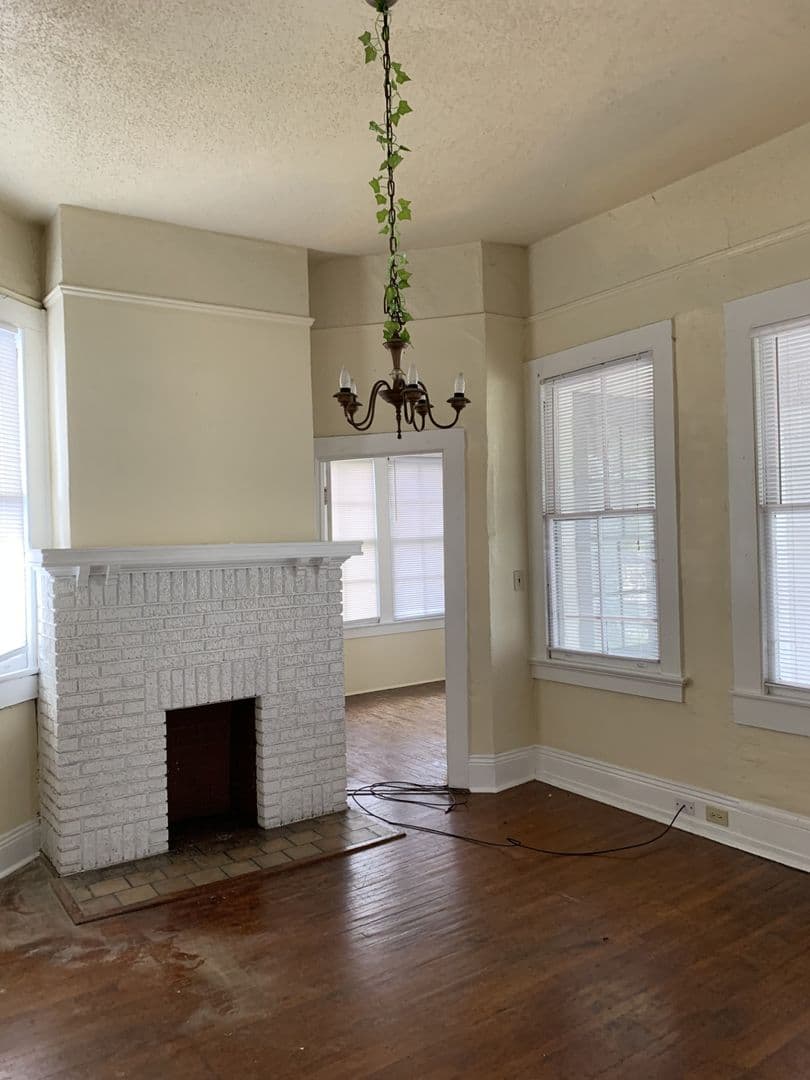 New Orleans Apartment: 2405 & 2405.5 Napoleon