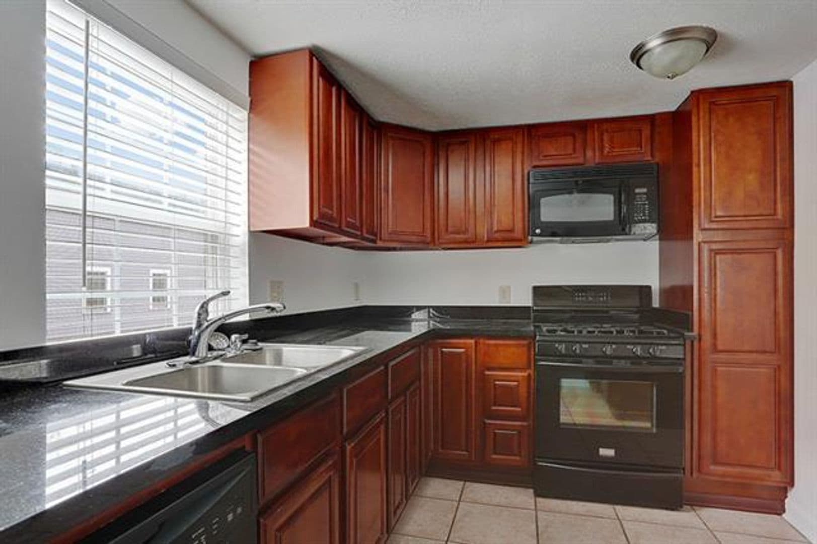 New Orleans Apartment: 843 Washington Ave.