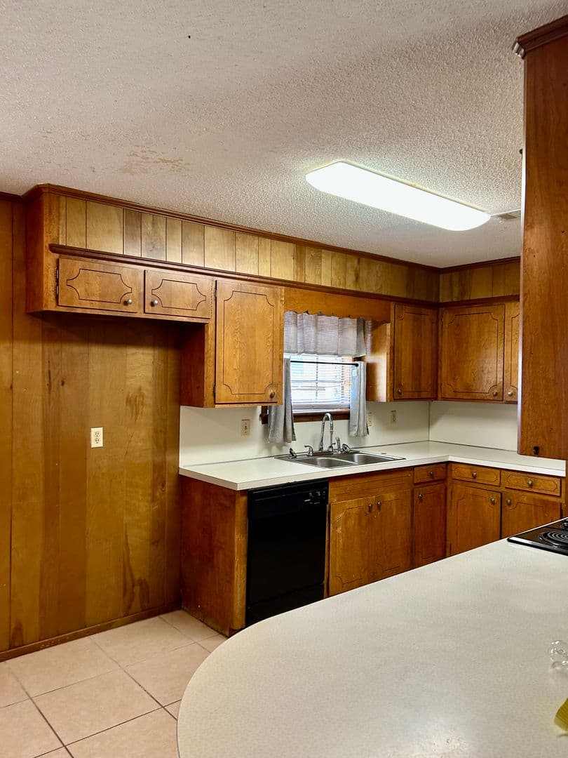 Baton Rouge House: 3121 Madeira Dr