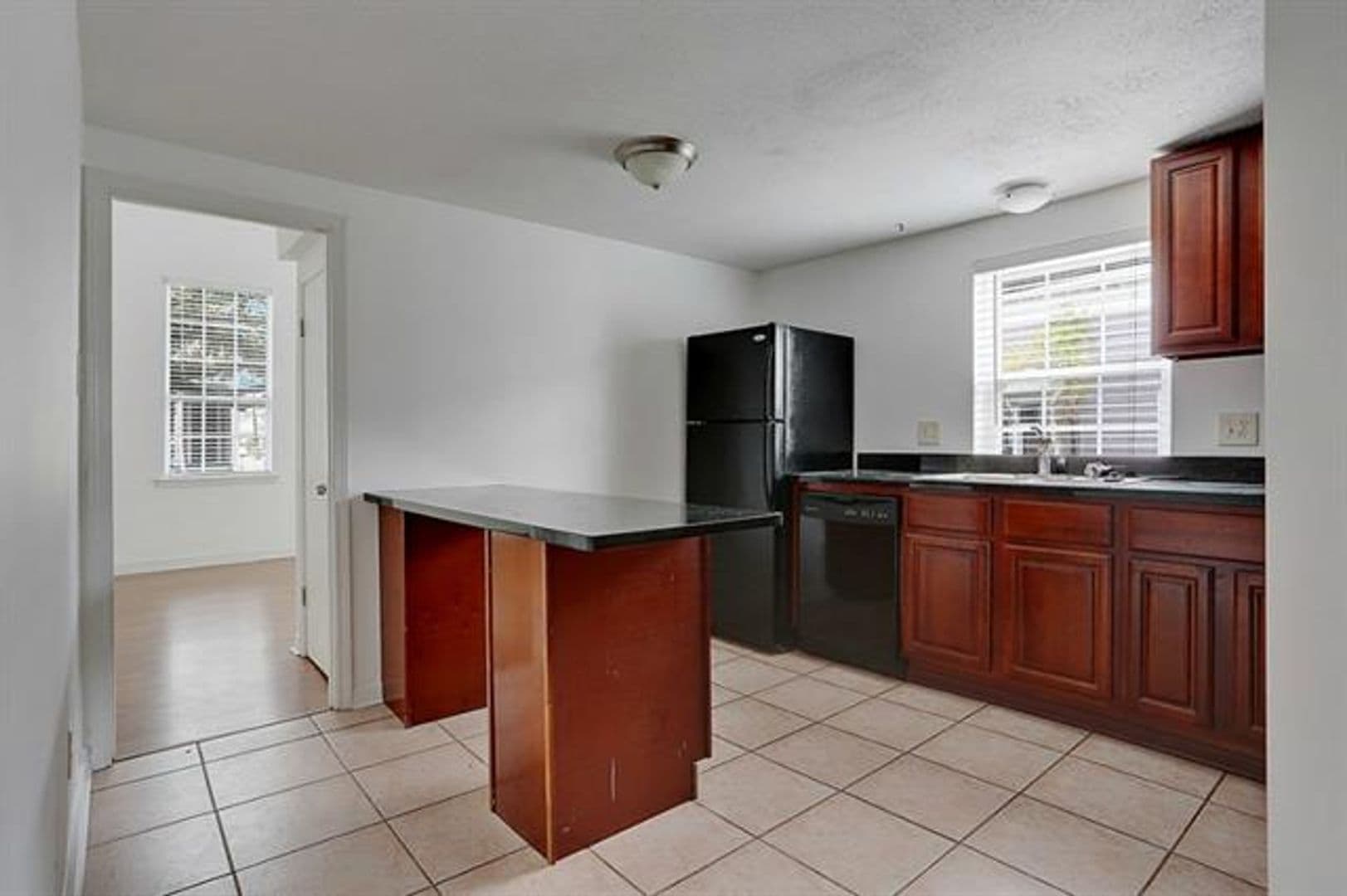 New Orleans Apartment: 843 Washington Ave.