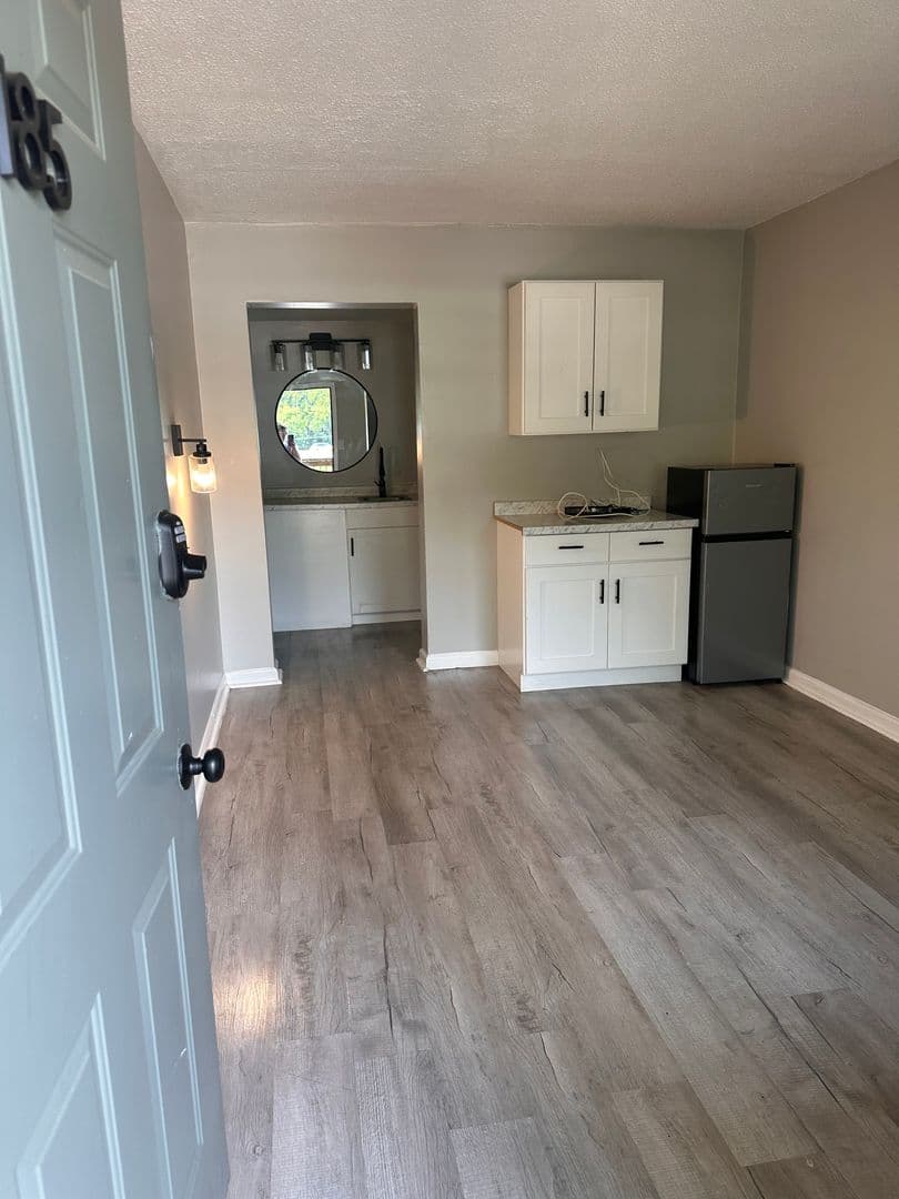 Charleston Apartment: 1607 Bigley Ave
