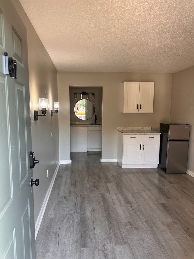 Charleston Apartment: 1607 Bigley Ave