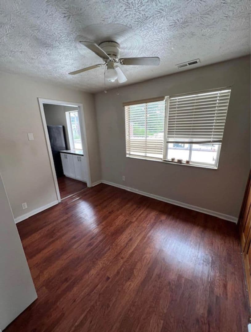 Charleston Apartment: 1517 Washington Street
