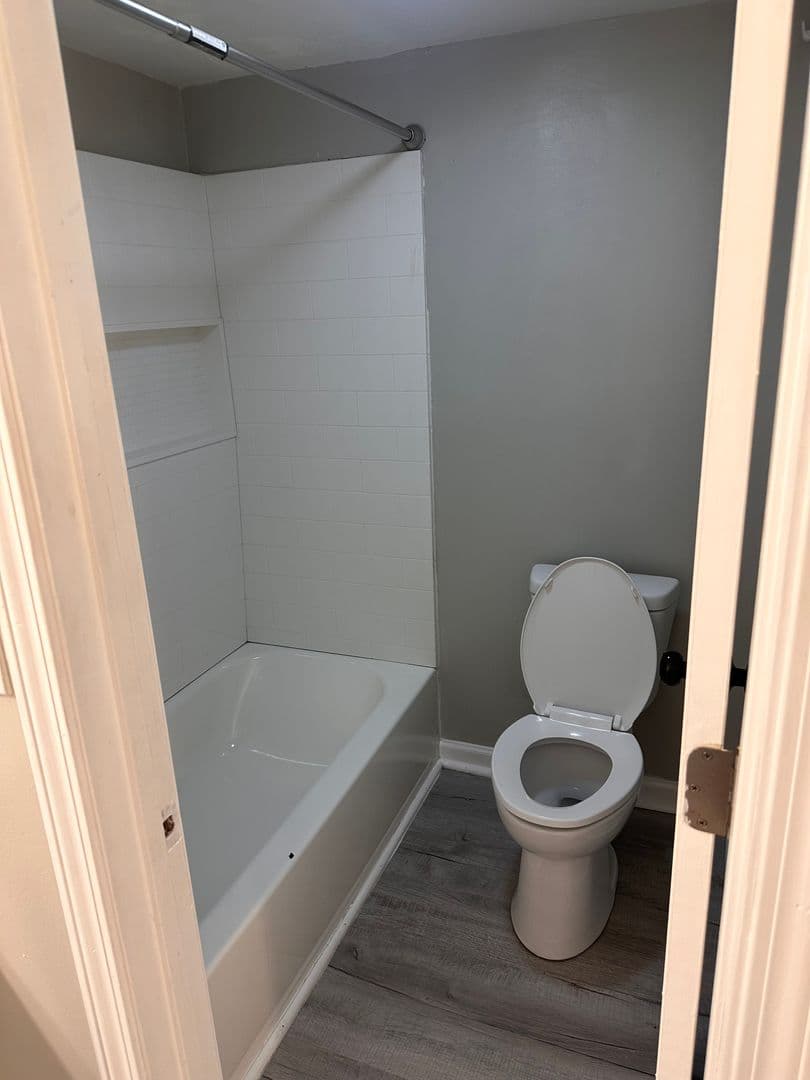 Charleston Apartment: 1607 Bigley Ave