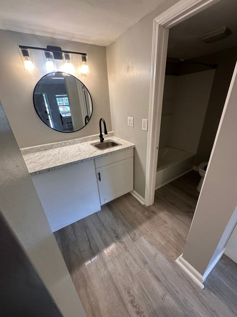 Charleston Apartment: 1607 Bigley Ave